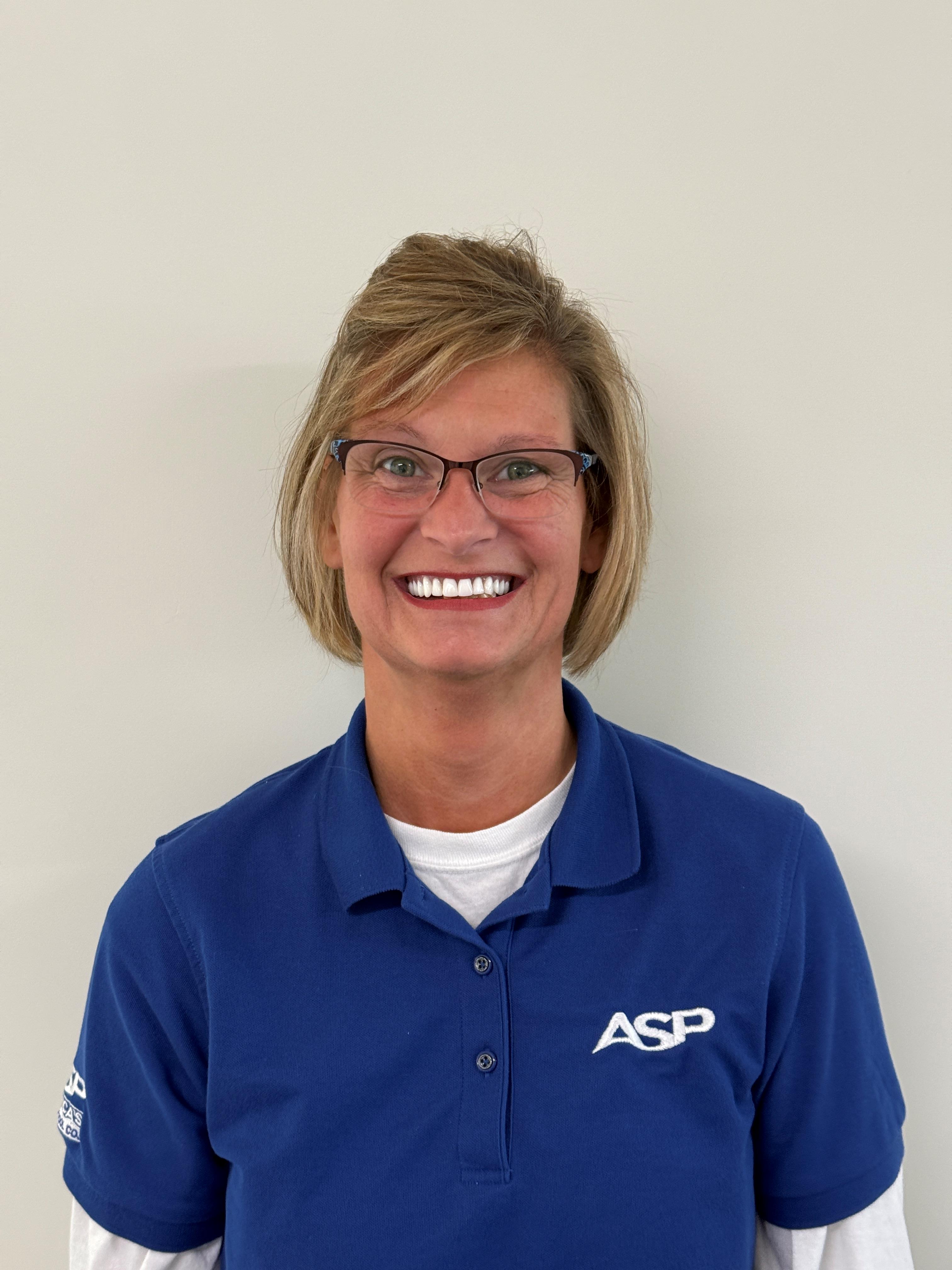 Headshot of Lindsey Styles