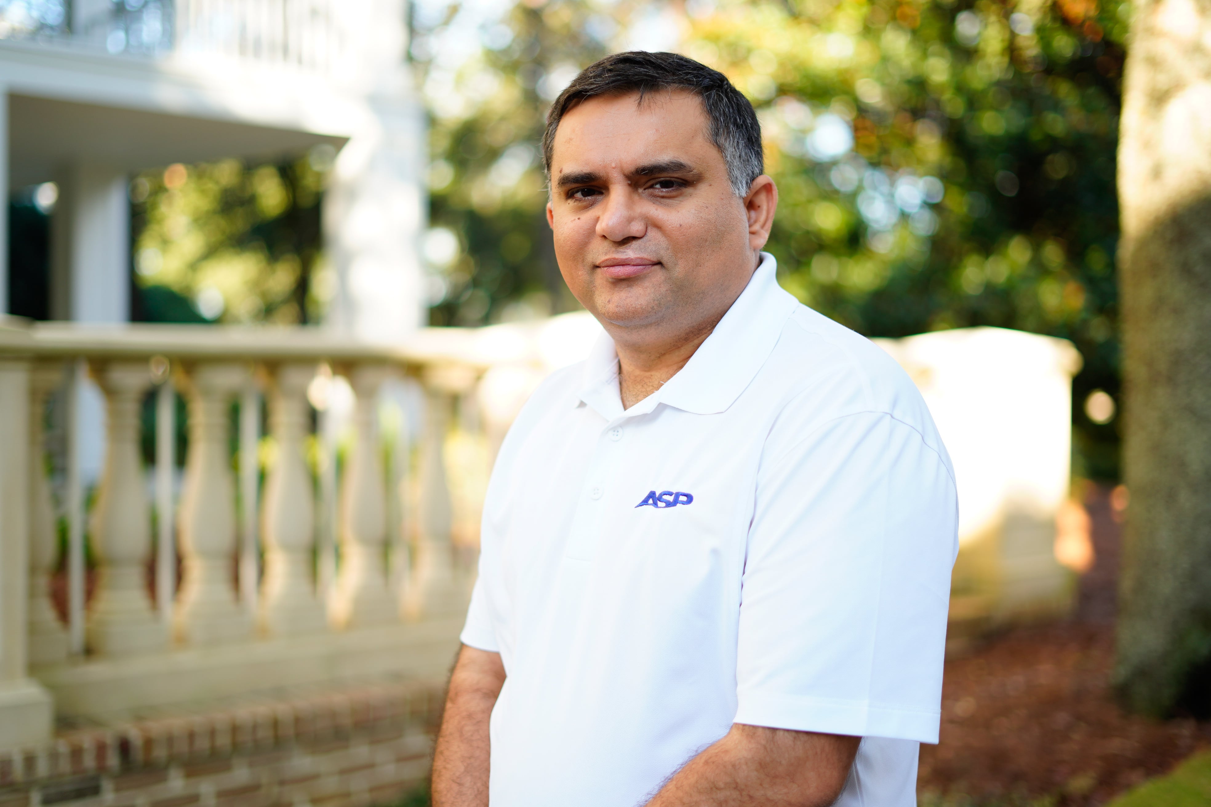 Headshot of Nick Makhani